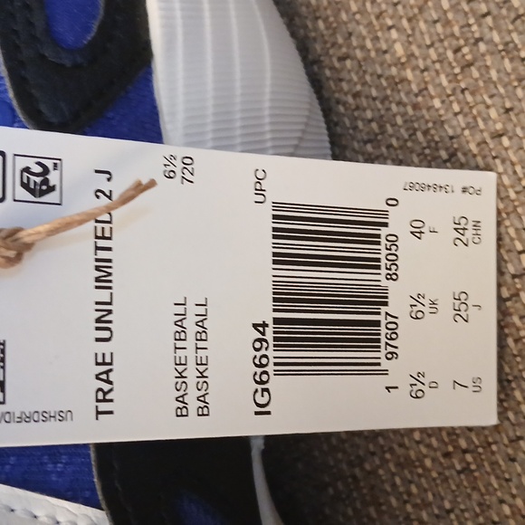 New Adidas Trae Unlimited Blue & Black Basketball Sneakers, Sz 7 Unisex - Picture 8 of 9